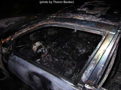w_5905-burnt-car.jpg (17332 bytes)
