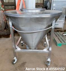 Used United Utensil 16 Cubic Foot Tote Bin – 304 Stainless Steel, Portable Stand